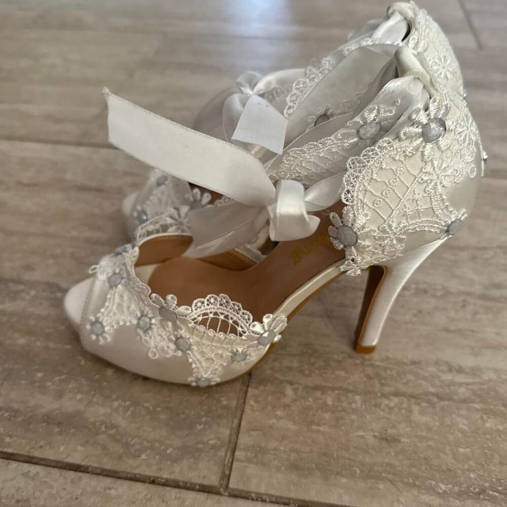 Coquette White lace beaded bow satin heels ribbon Sz 6 Bridal Lolita Kawaii - Picture 4 of 7